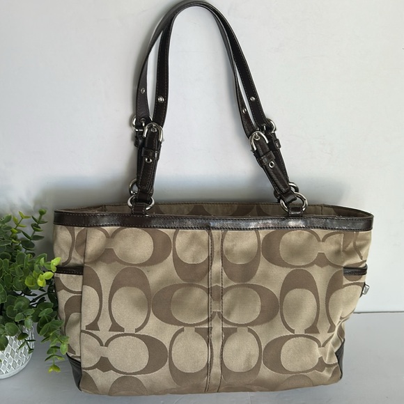 Coach Tan and Brown Signature Shoulder Bag - Picture 7 of 17